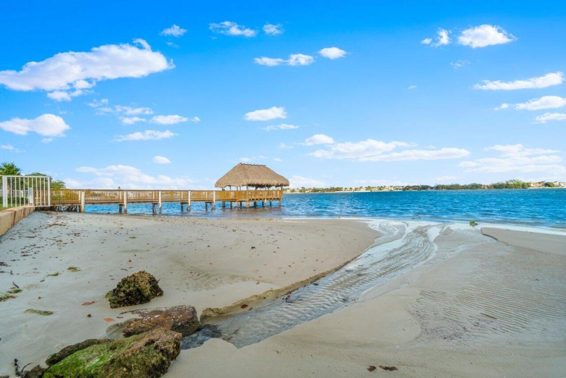 31 S Lakeshore Drive