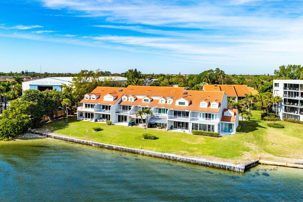 31 S Lakeshore Drive