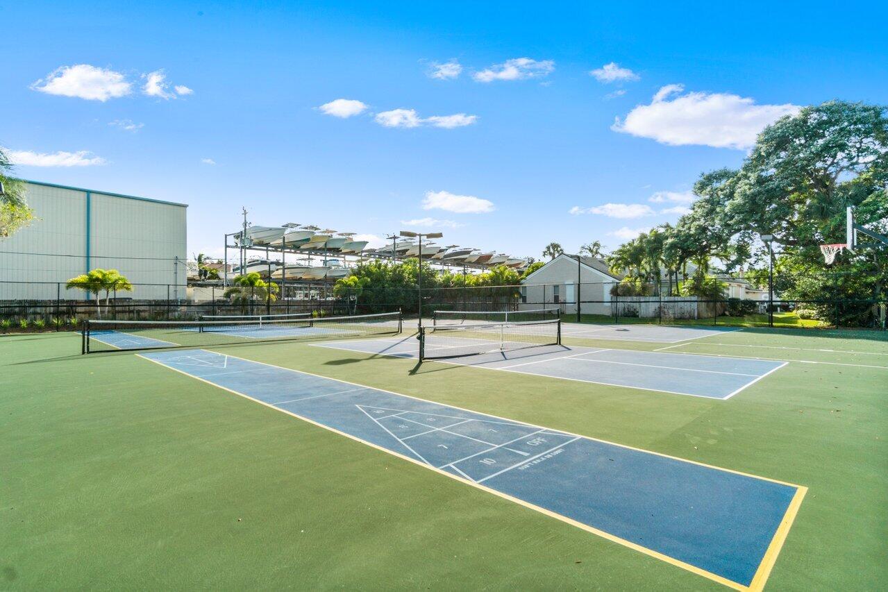 31 S Lakeshore Drive