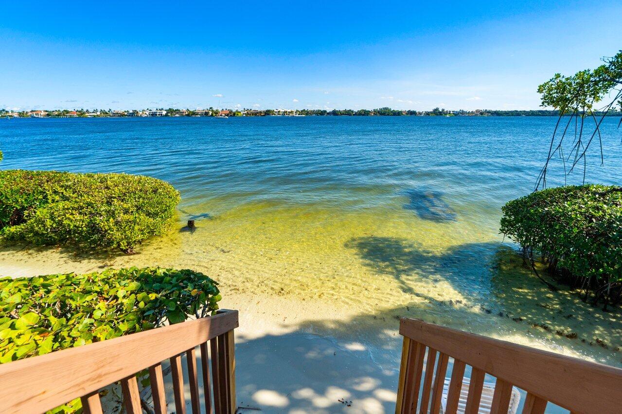31 S Lakeshore Drive