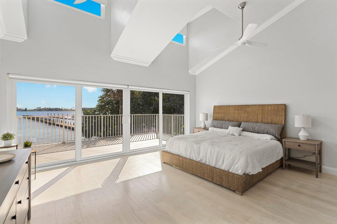 31 S Lakeshore Drive