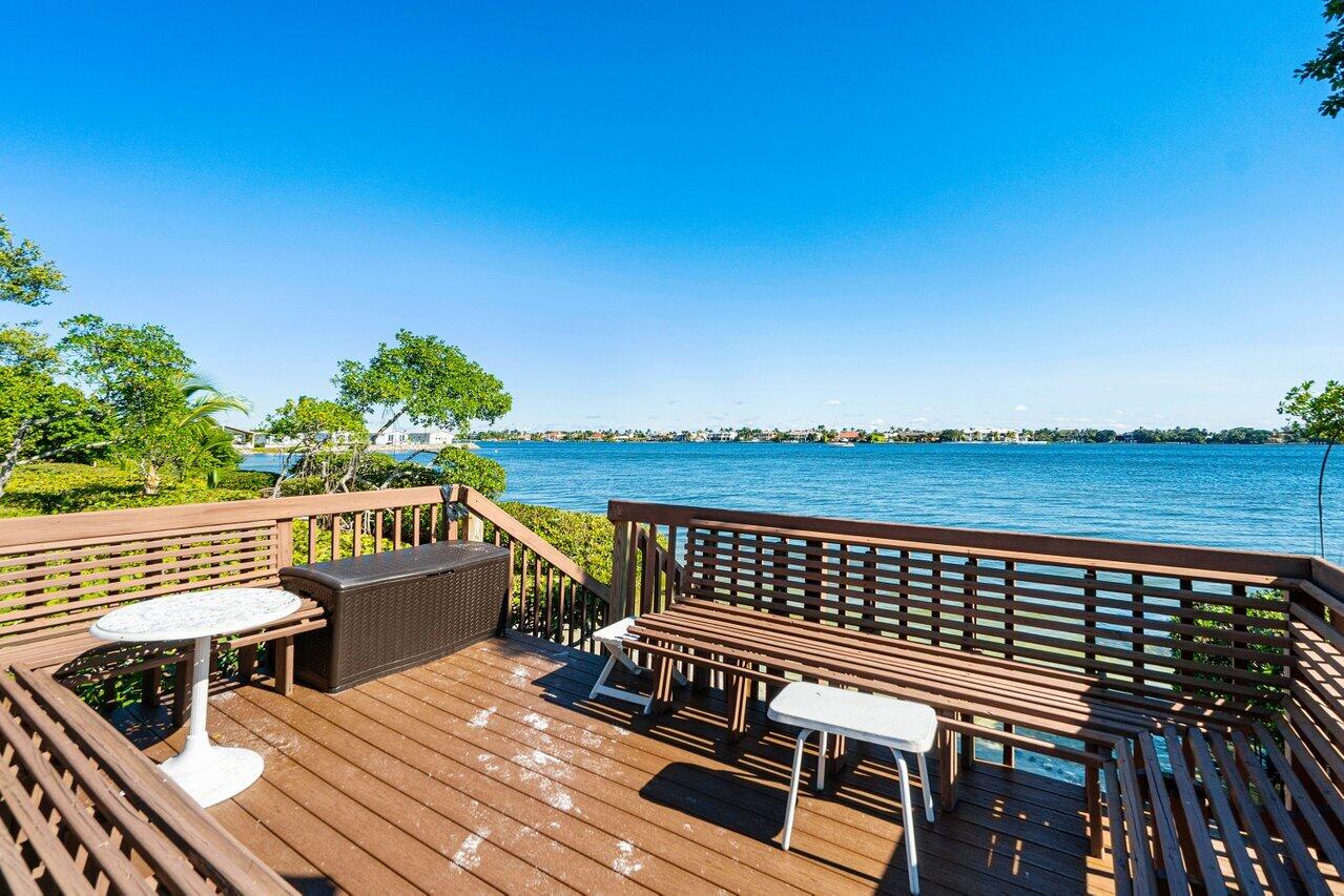 31 S Lakeshore Drive
