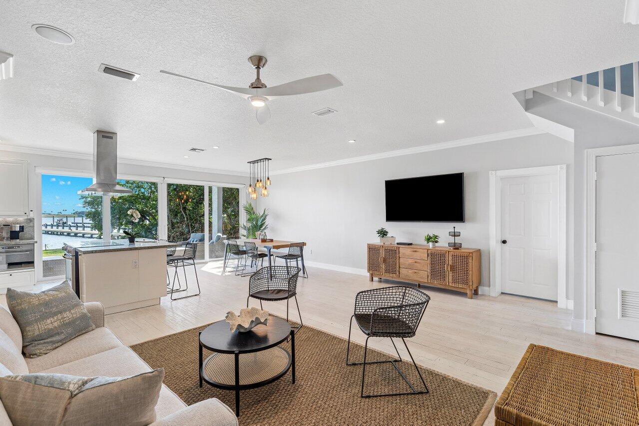 31 S Lakeshore Drive