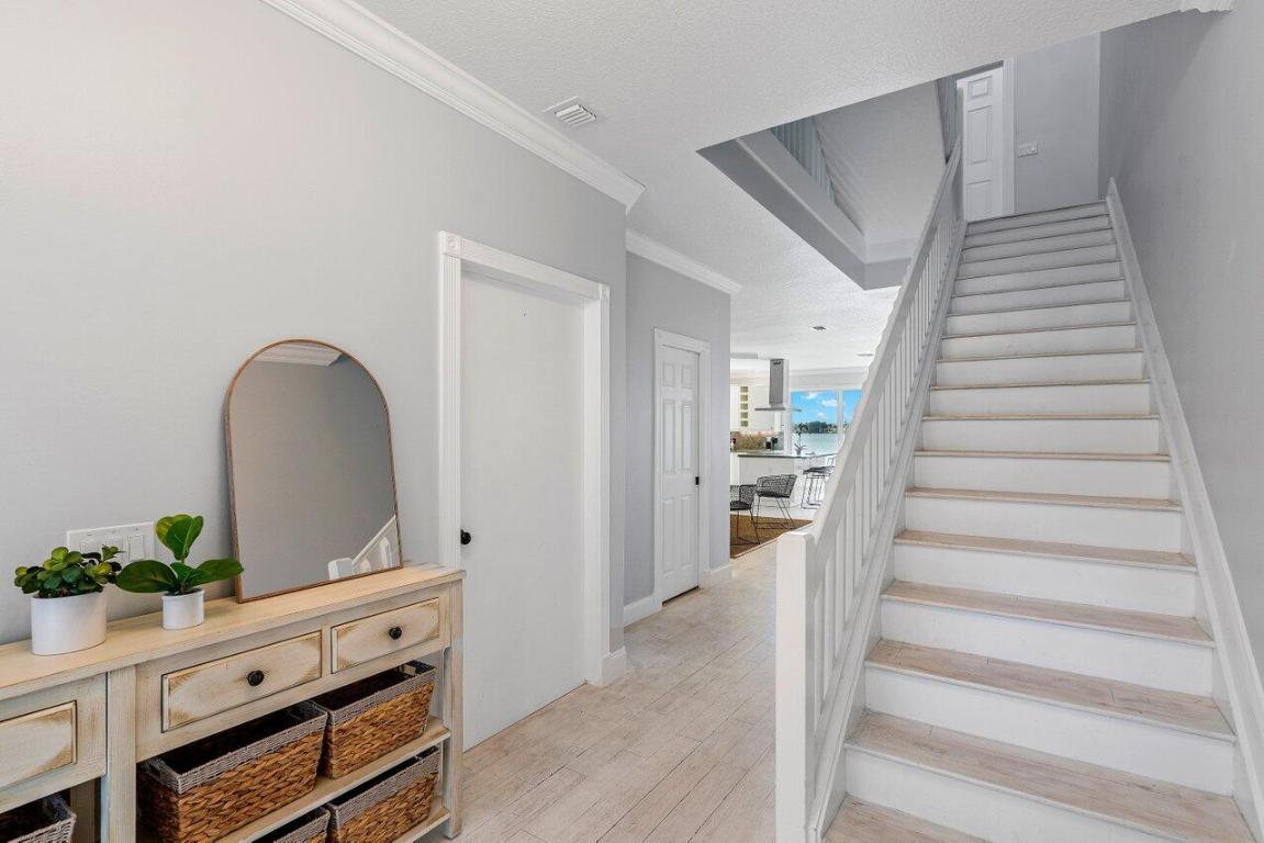 31 S Lakeshore Drive