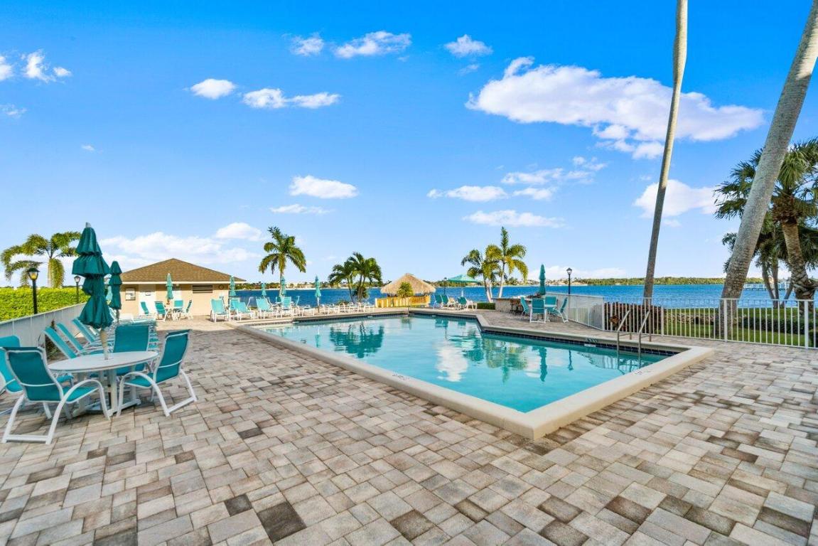 31 S Lakeshore Drive