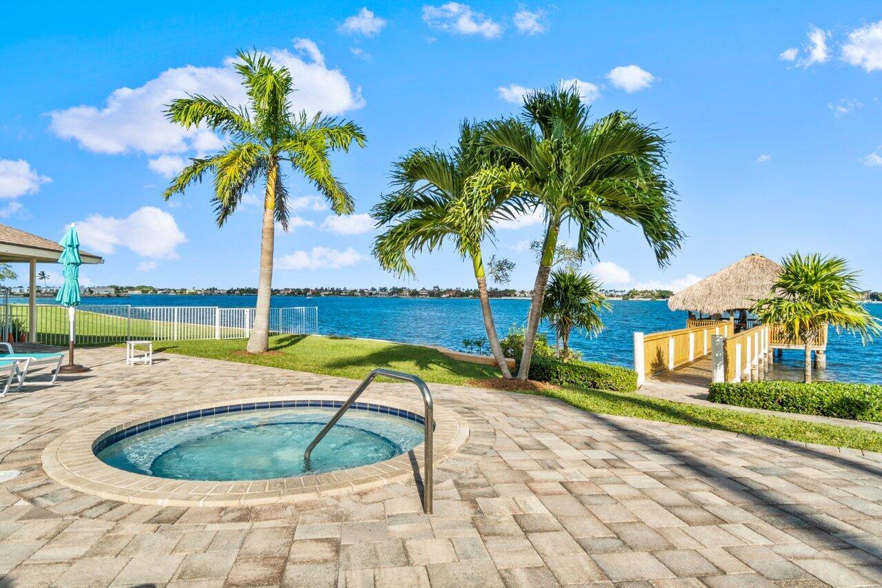31 S Lakeshore Drive