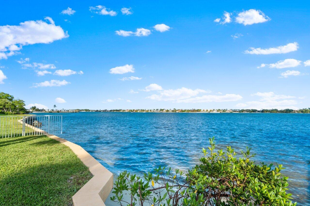 31 S Lakeshore Drive