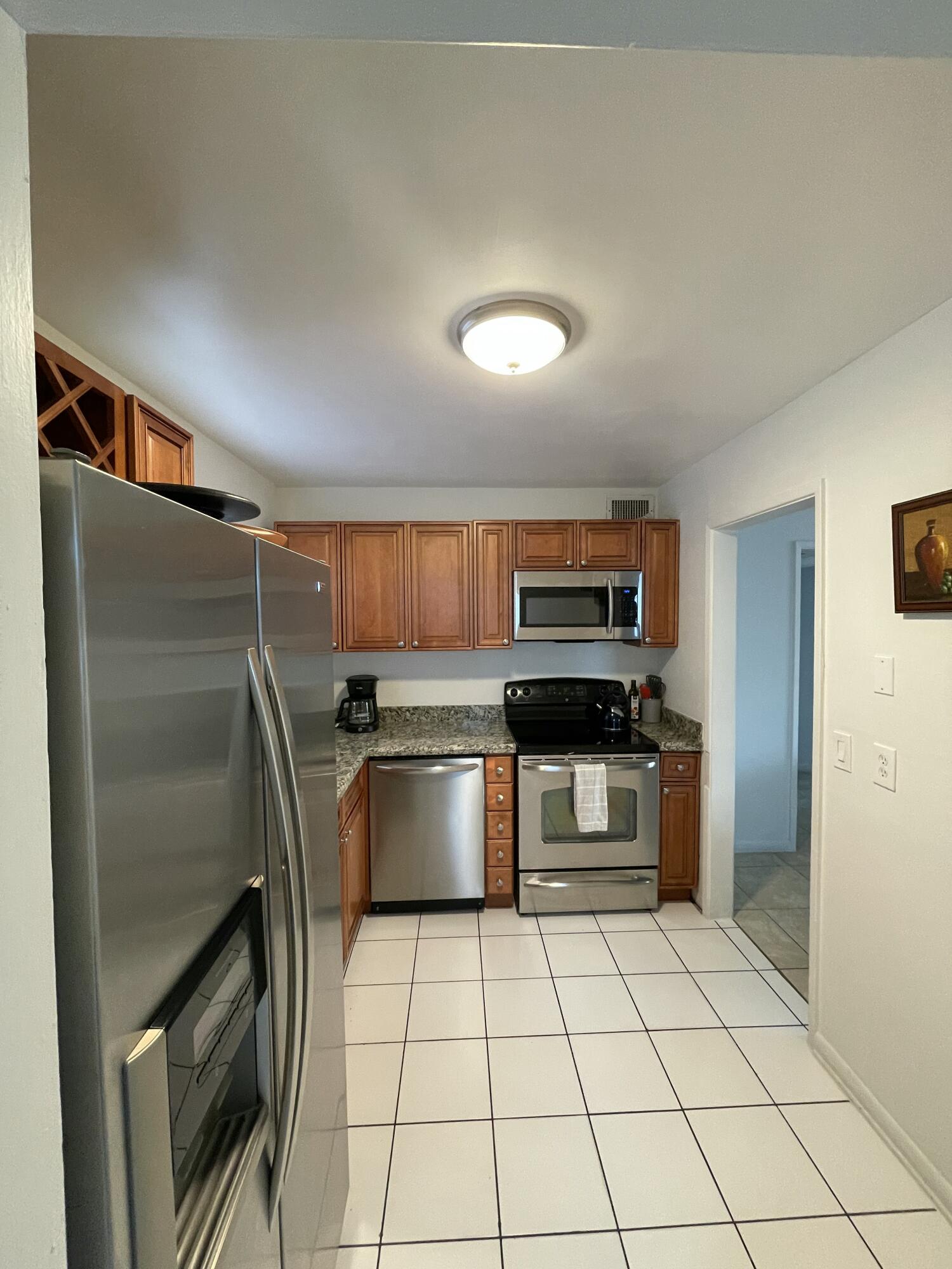 233 SE 4th Avenue