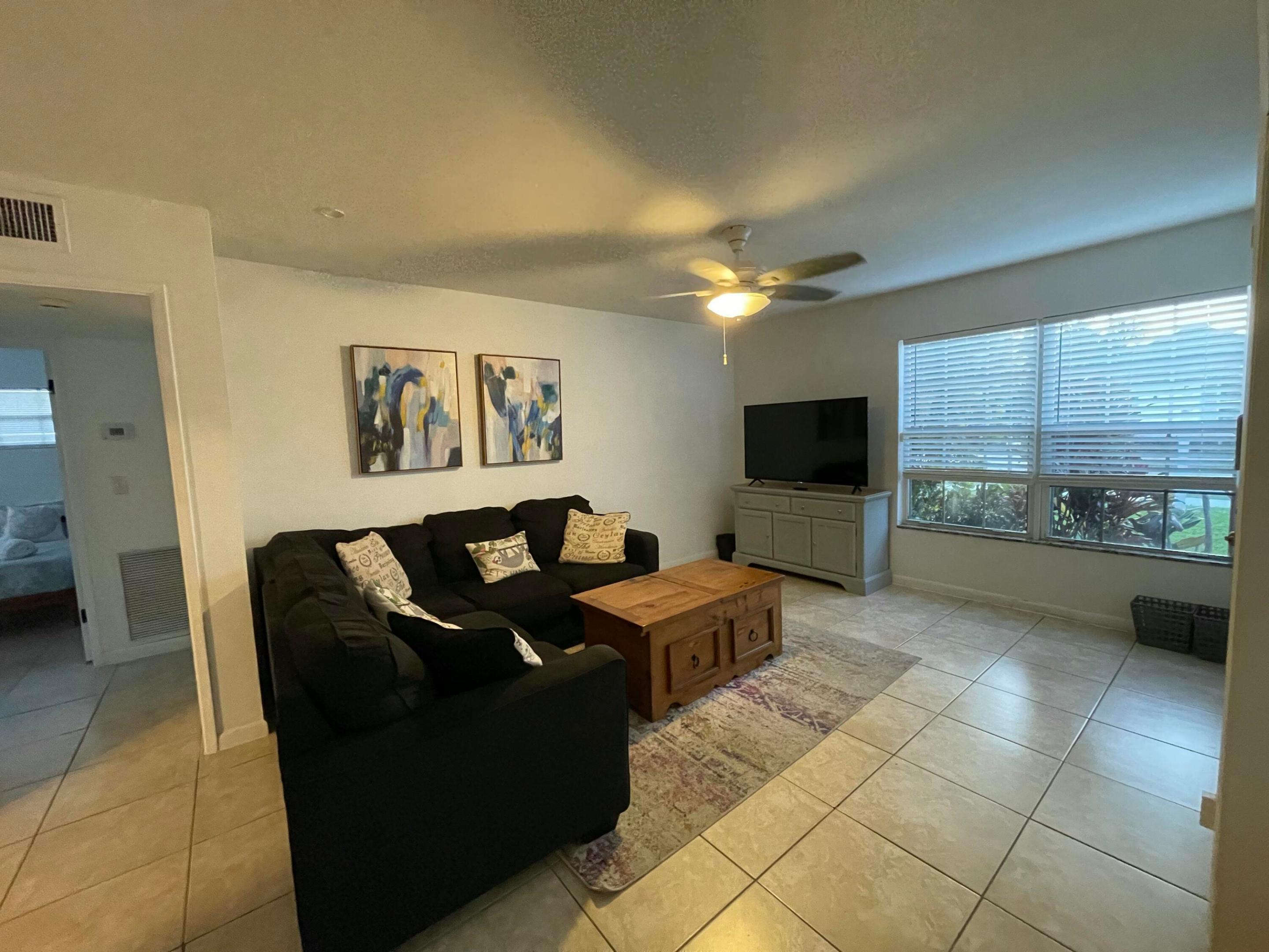 233 SE 4th Avenue