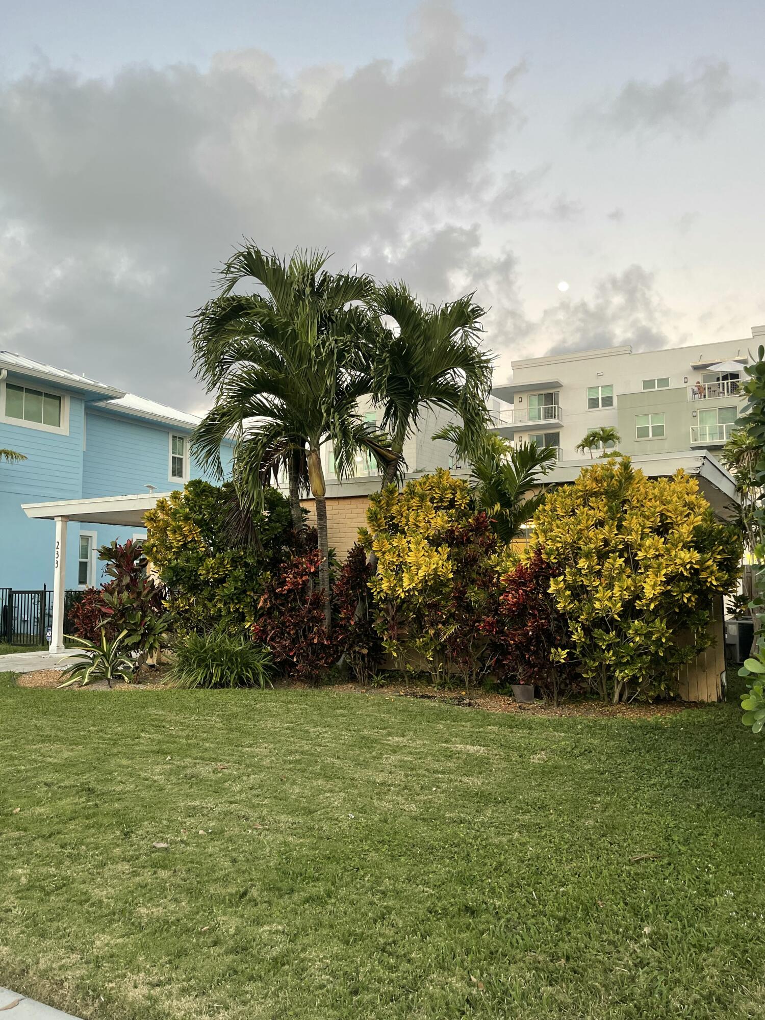233 SE 4th Avenue