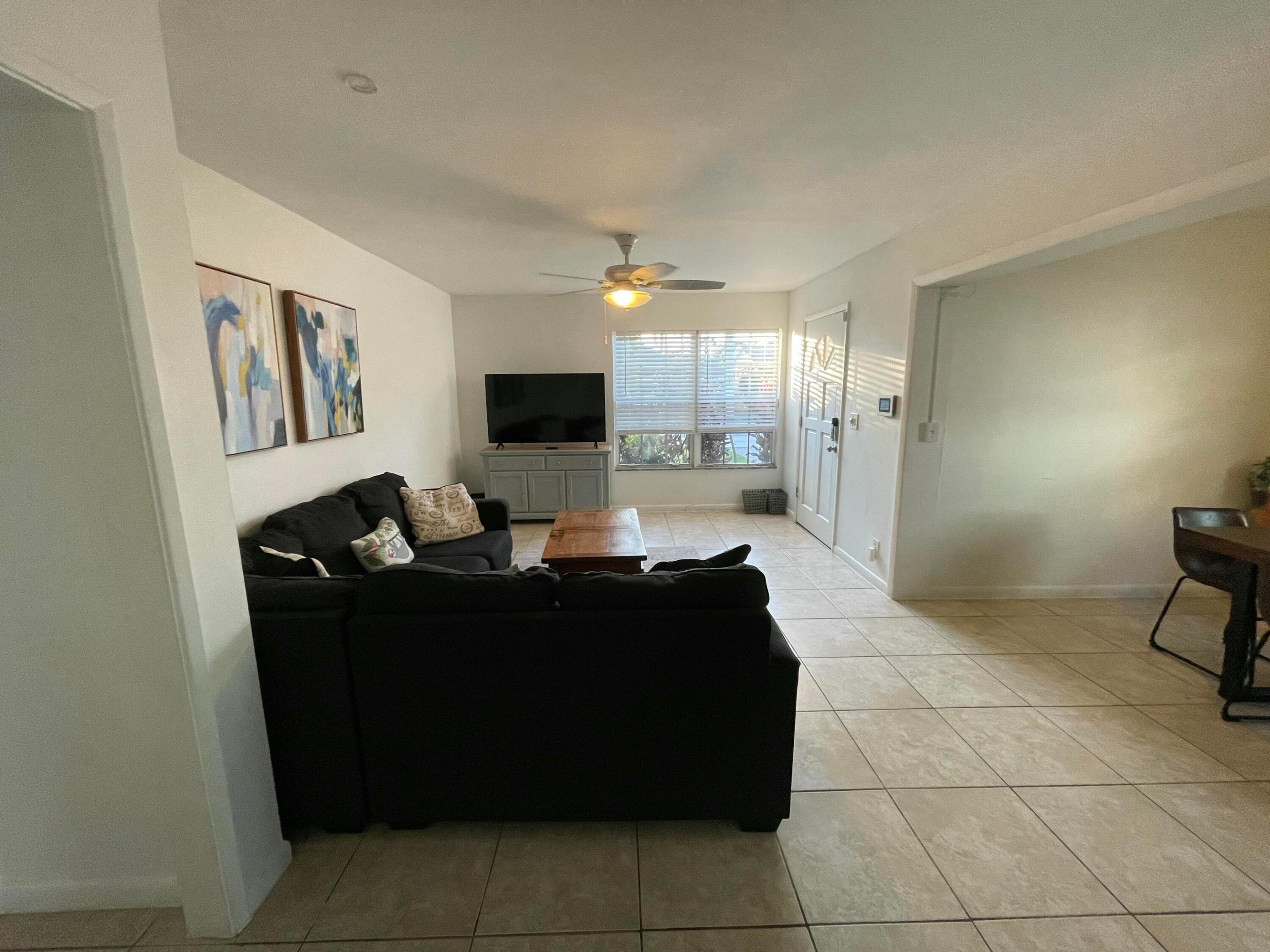 233 SE 4th Avenue