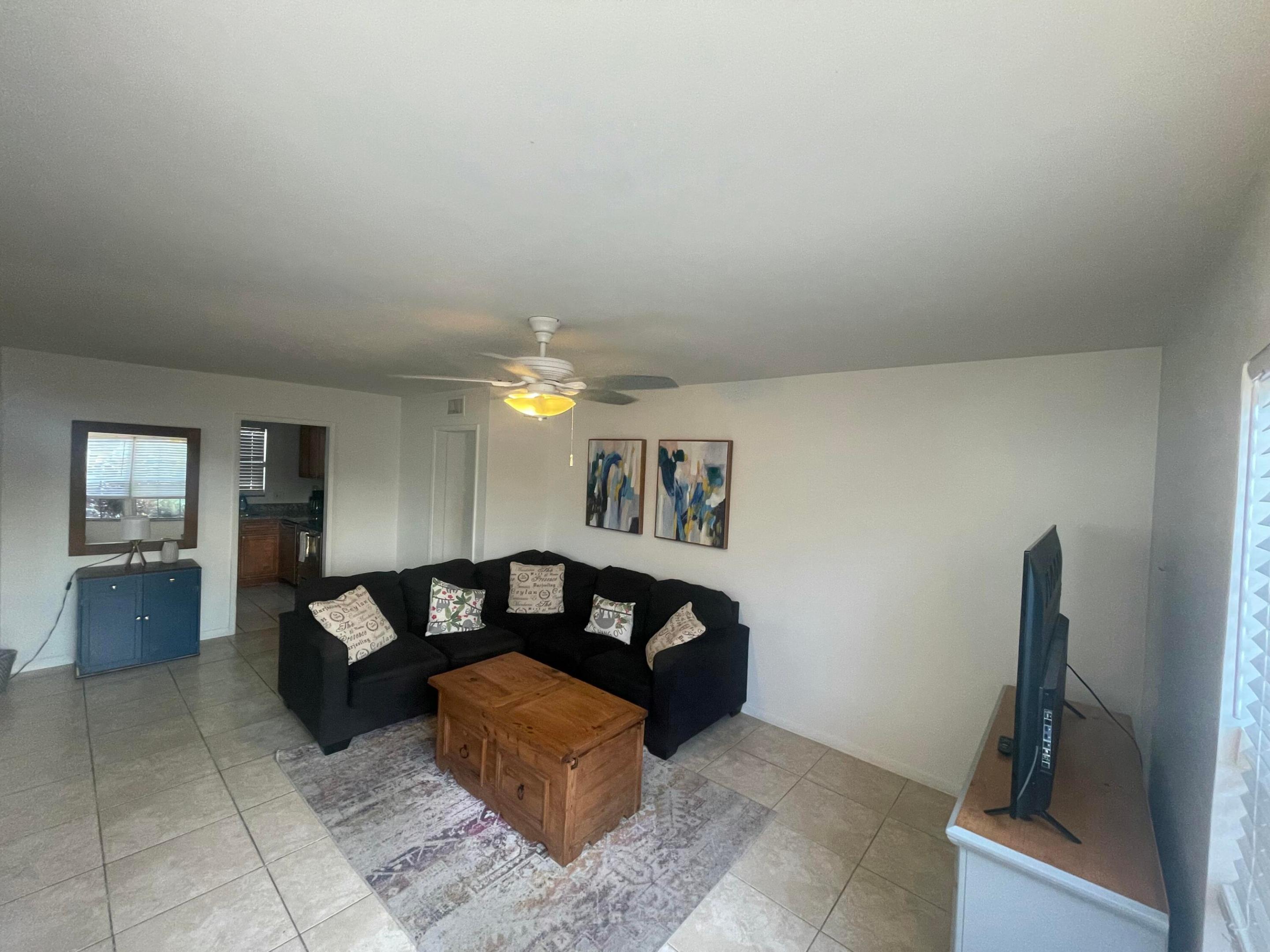 233 SE 4th Avenue