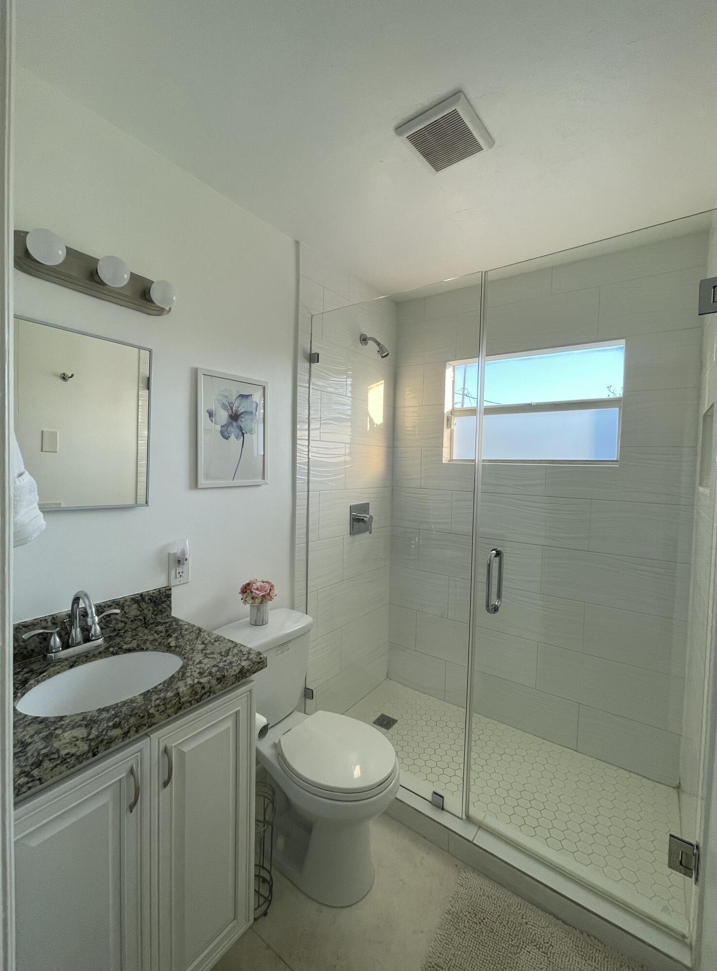 233 SE 4th Avenue