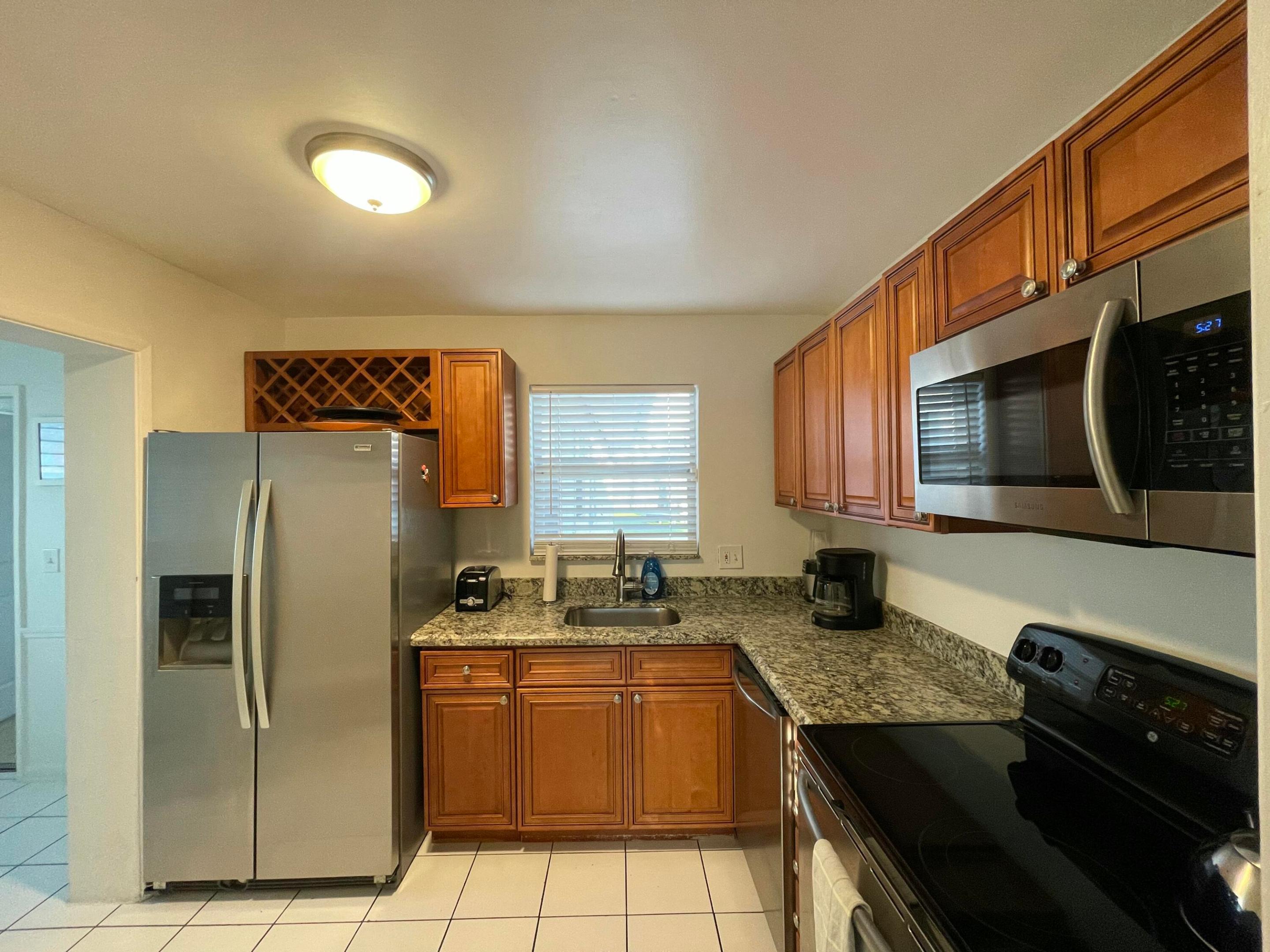 233 SE 4th Avenue