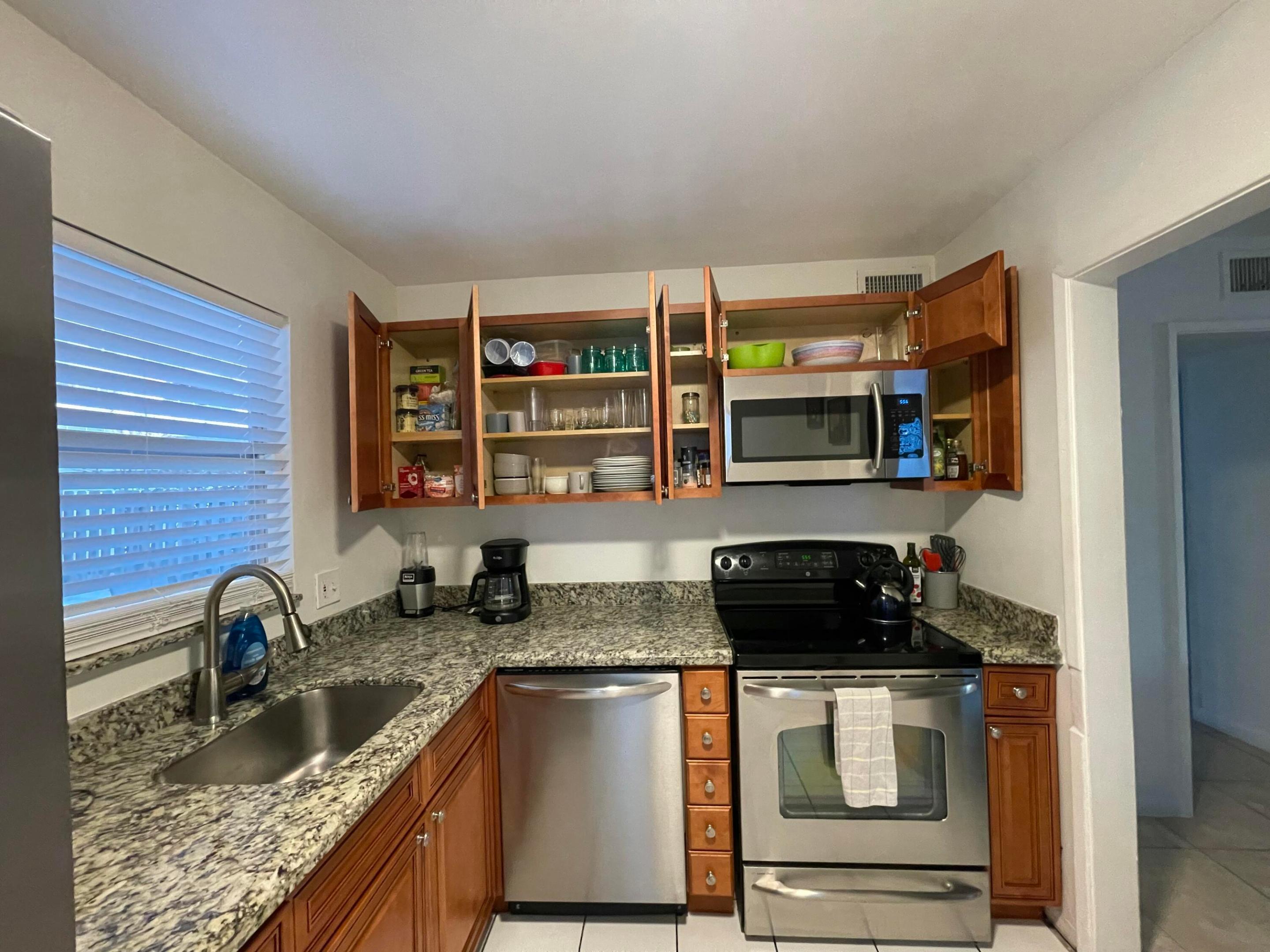 233 SE 4th Avenue