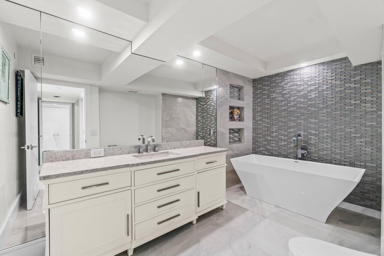 3211 S Ocean Boulevard 802