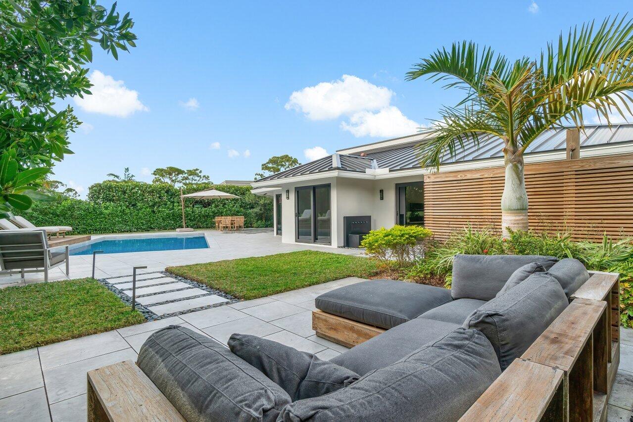 803 Foxpointe Circle