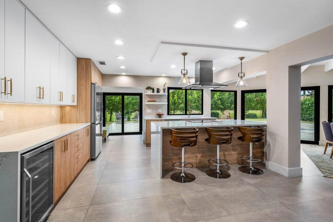 803 Foxpointe Circle