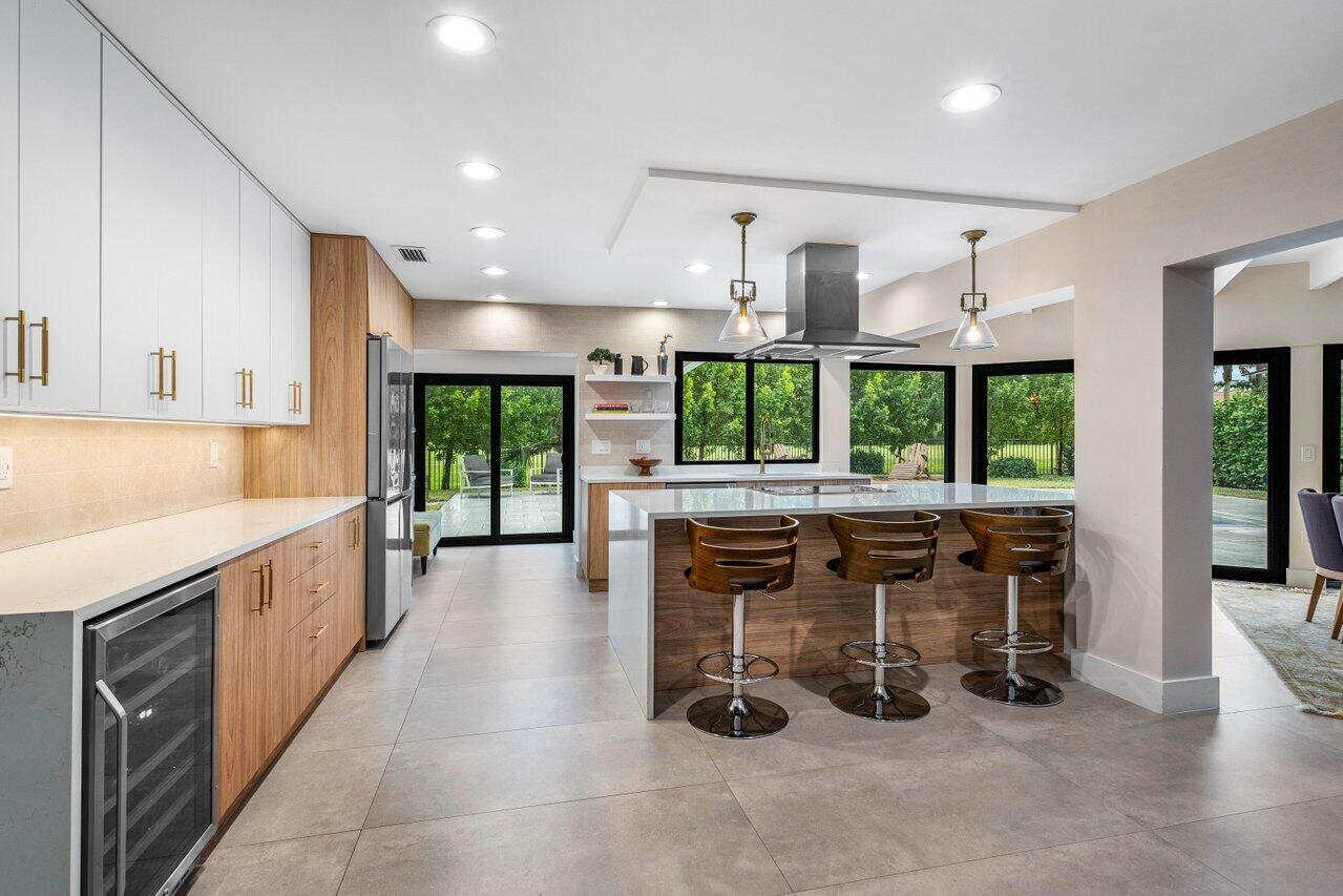 803 Foxpointe Circle