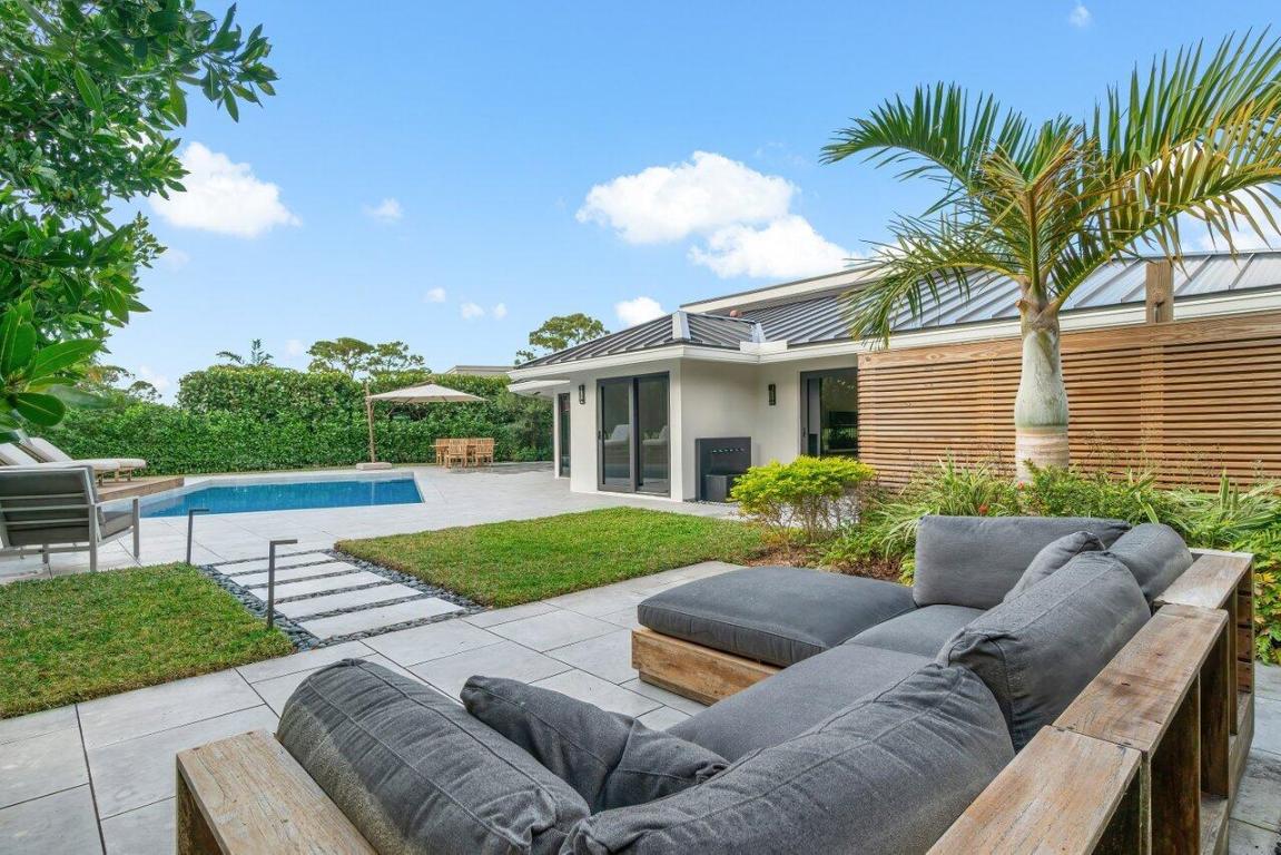 803 Foxpointe Circle