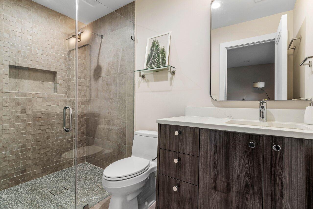 803 Foxpointe Circle