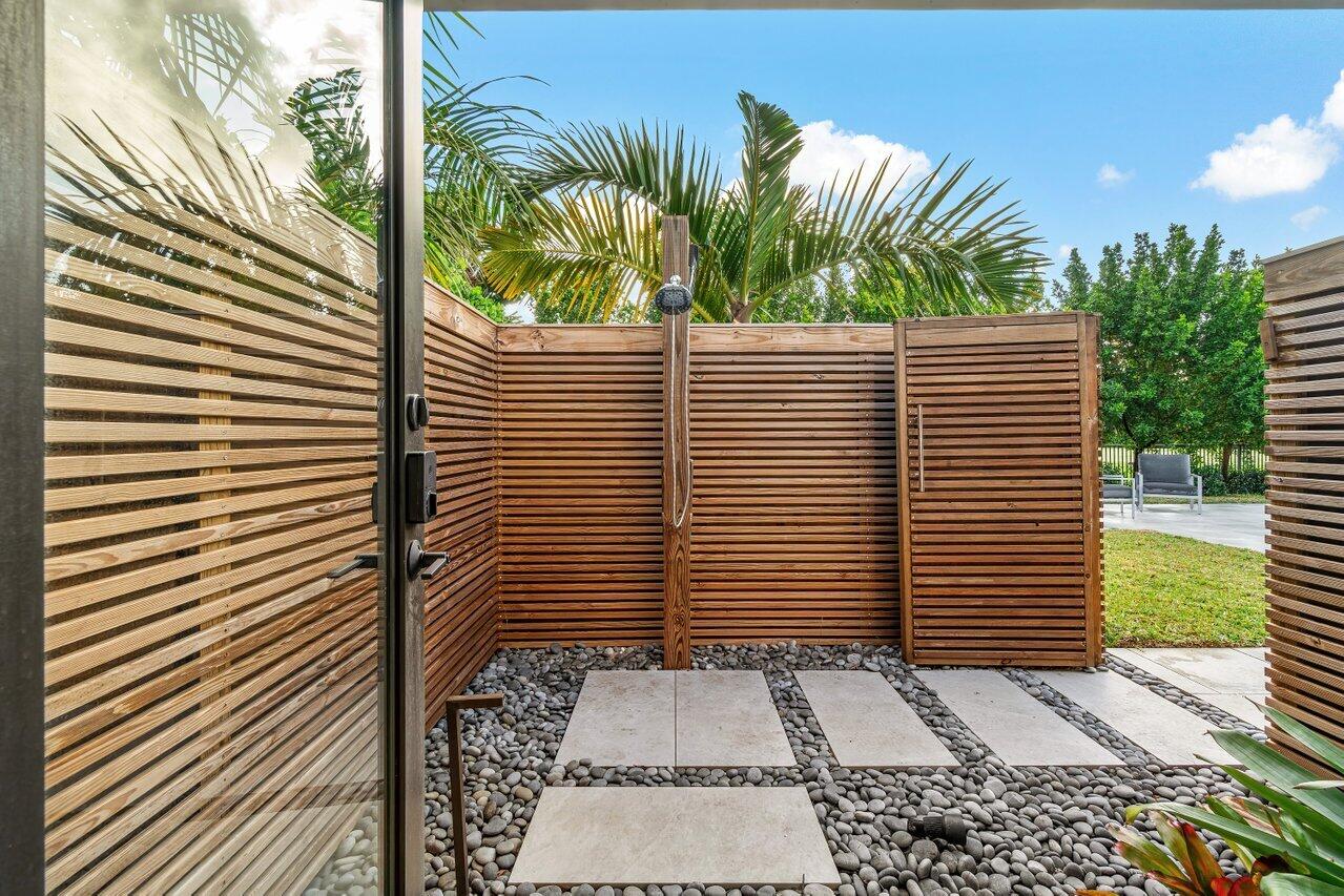 803 Foxpointe Circle