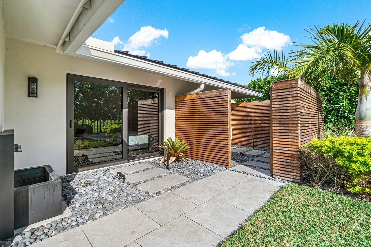 803 Foxpointe Circle