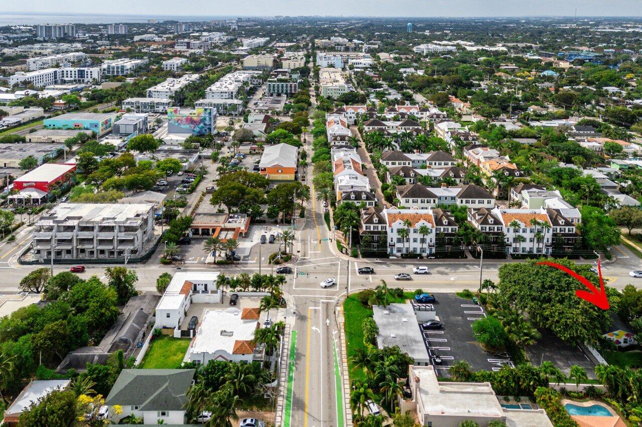 103 NE 4th Street