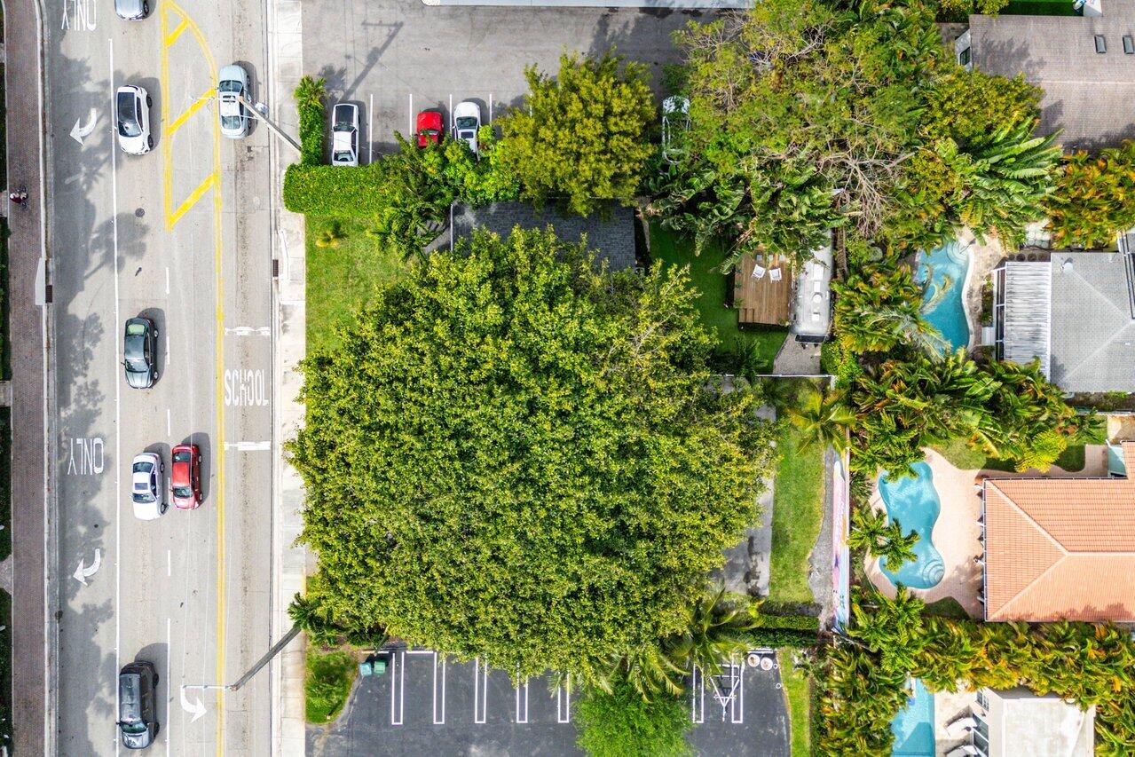 103 NE 4th Street