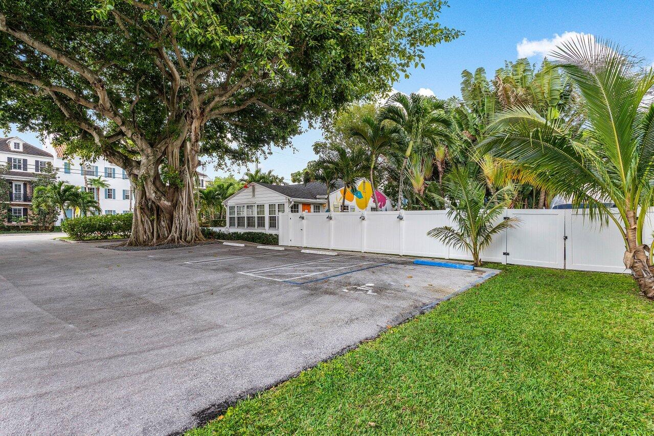 103 NE 4th Street