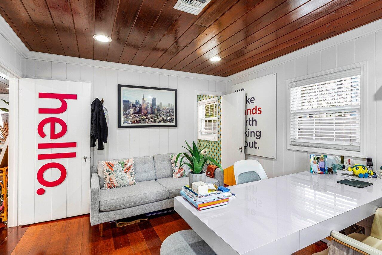 103 NE 4th Street