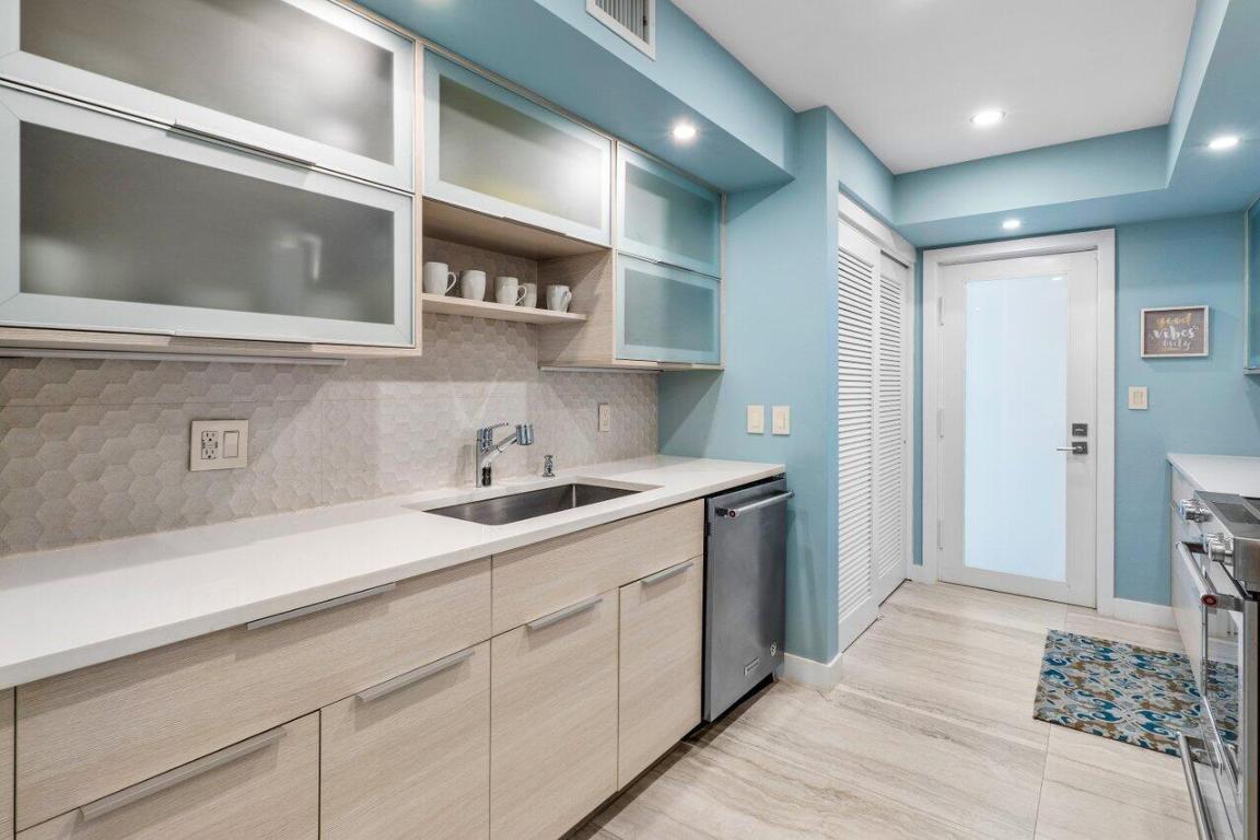 1700 S Ocean Boulevard 1