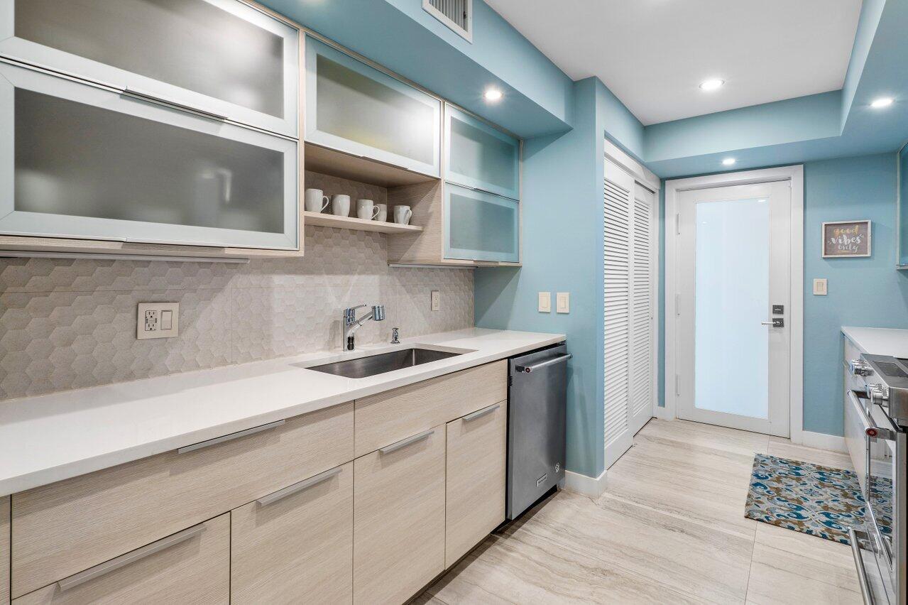 1700 S Ocean Boulevard 1