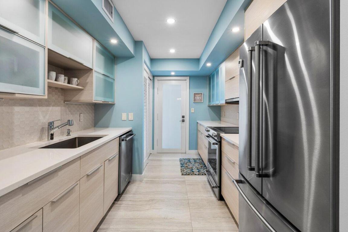 1700 S Ocean Boulevard 1