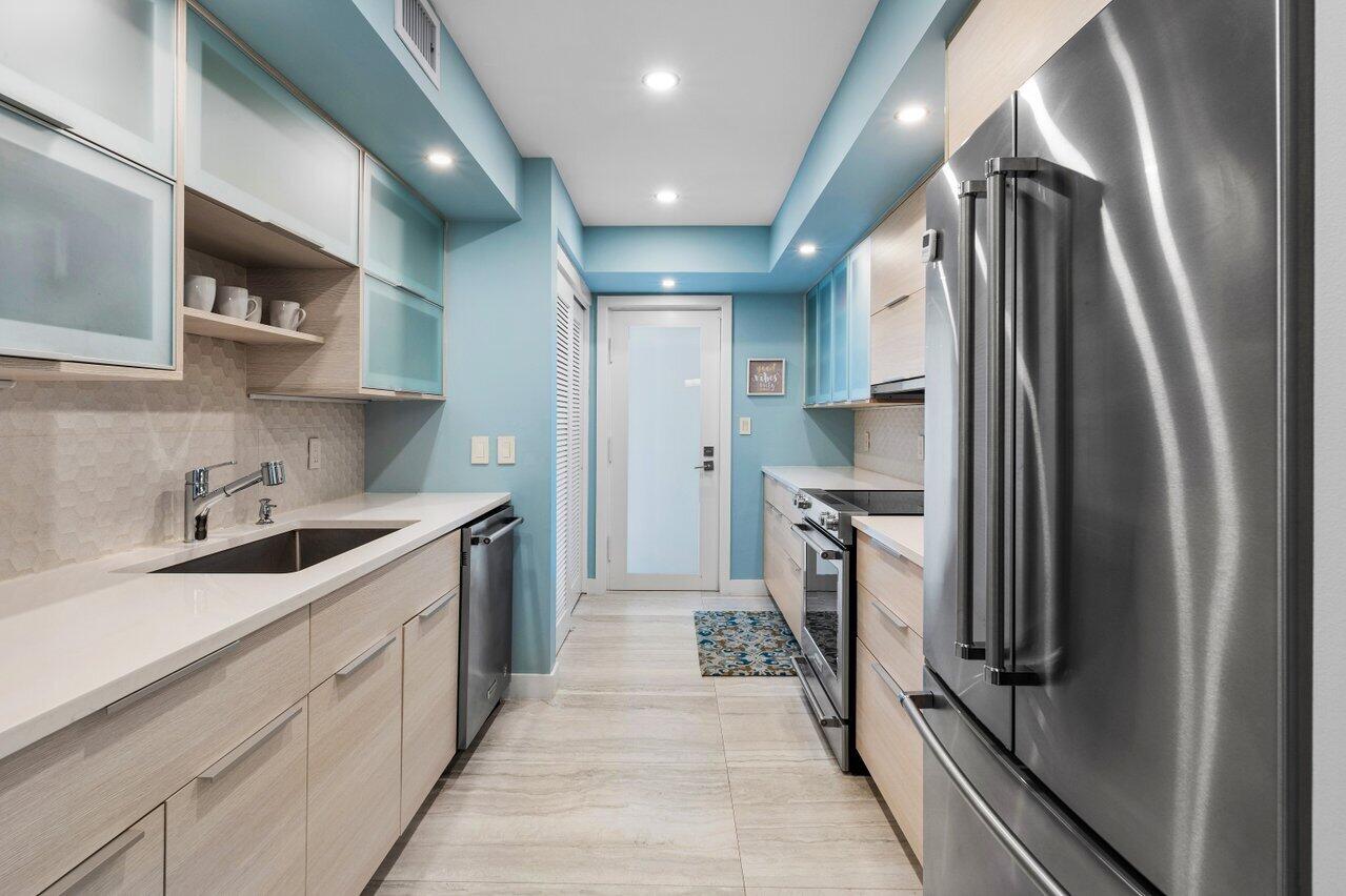 1700 S Ocean Boulevard 1