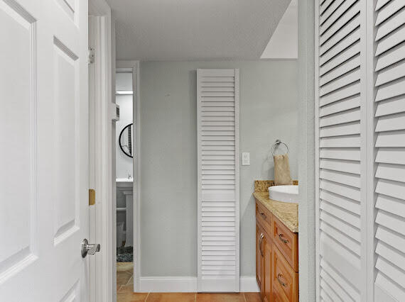 501 W Greensward Lane 101-C