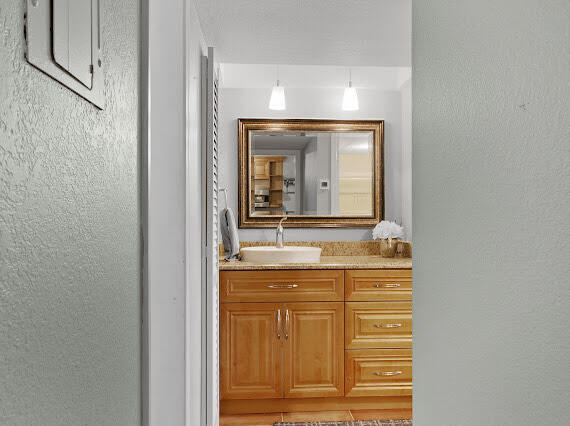 501 W Greensward Lane 101-C