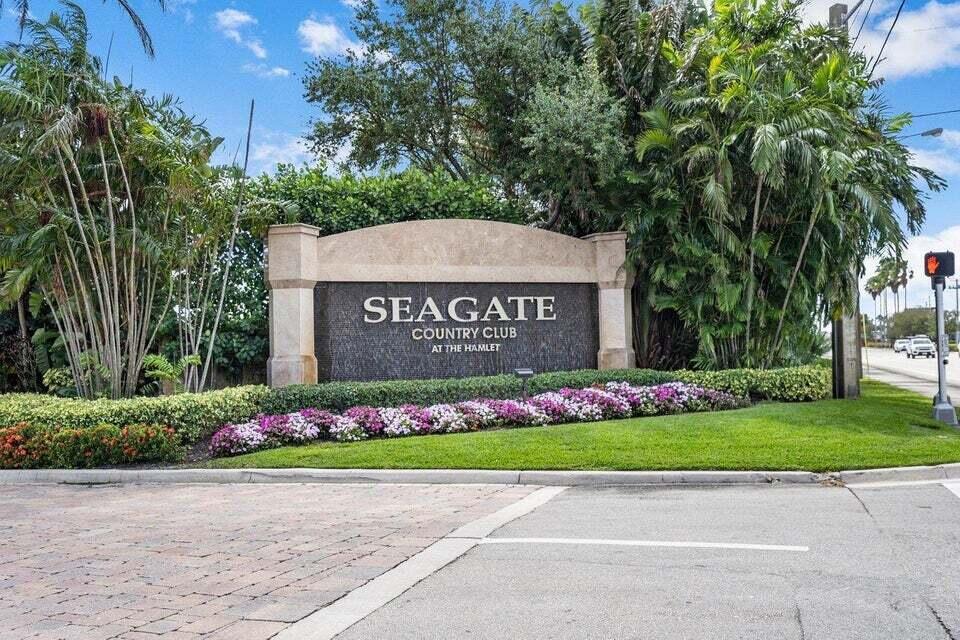 501 W Greensward Lane 101-C
