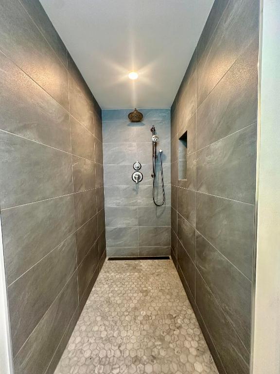 3 Colonial Club Drive 104