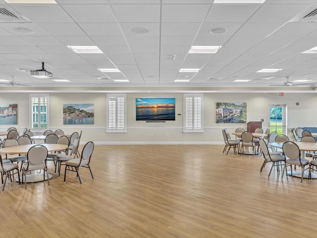 3 Colonial Club Drive 104