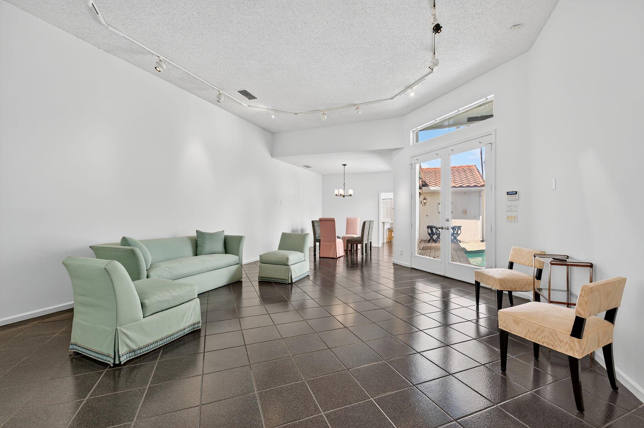 3815 Candlewood Court