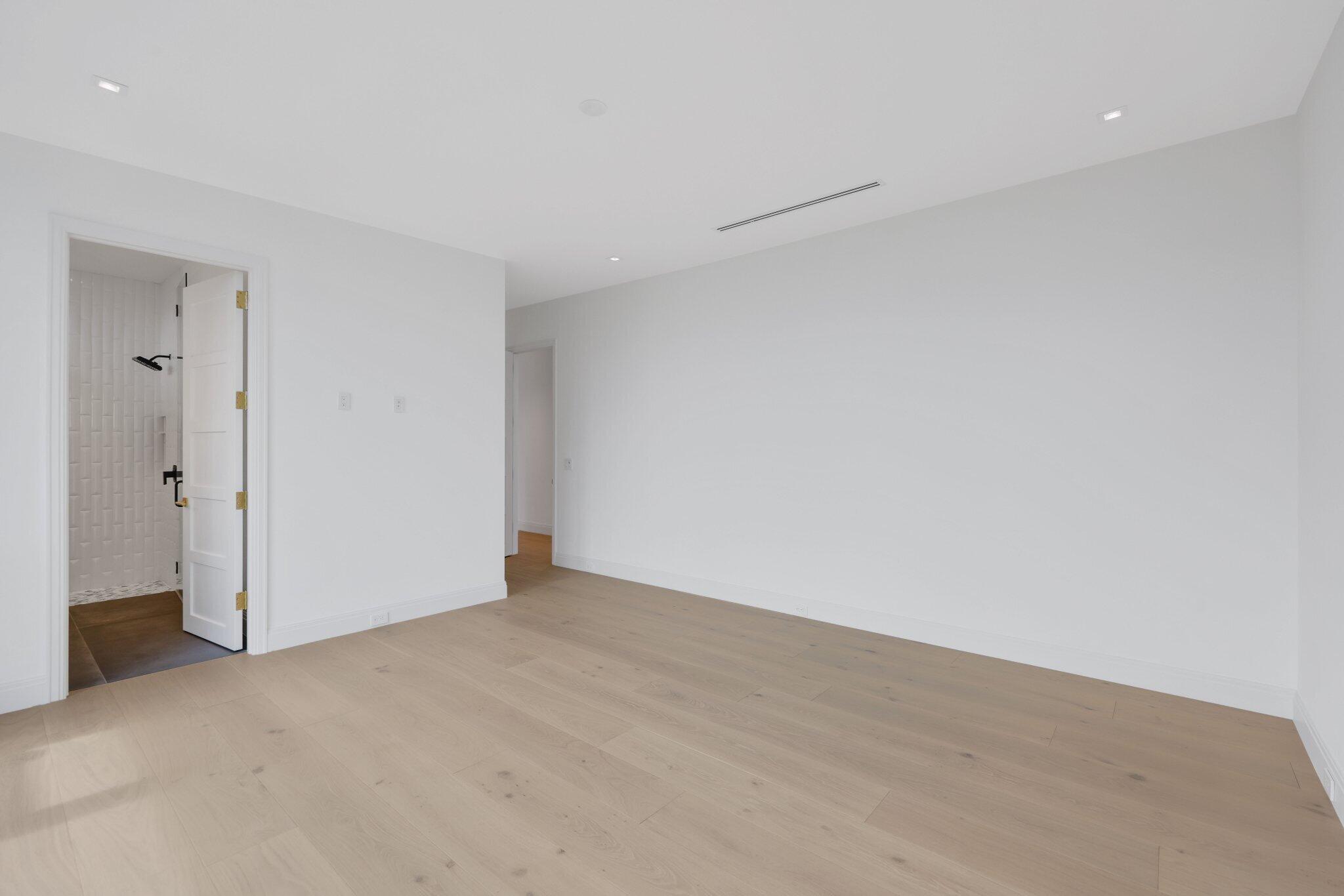 320 Grove Place