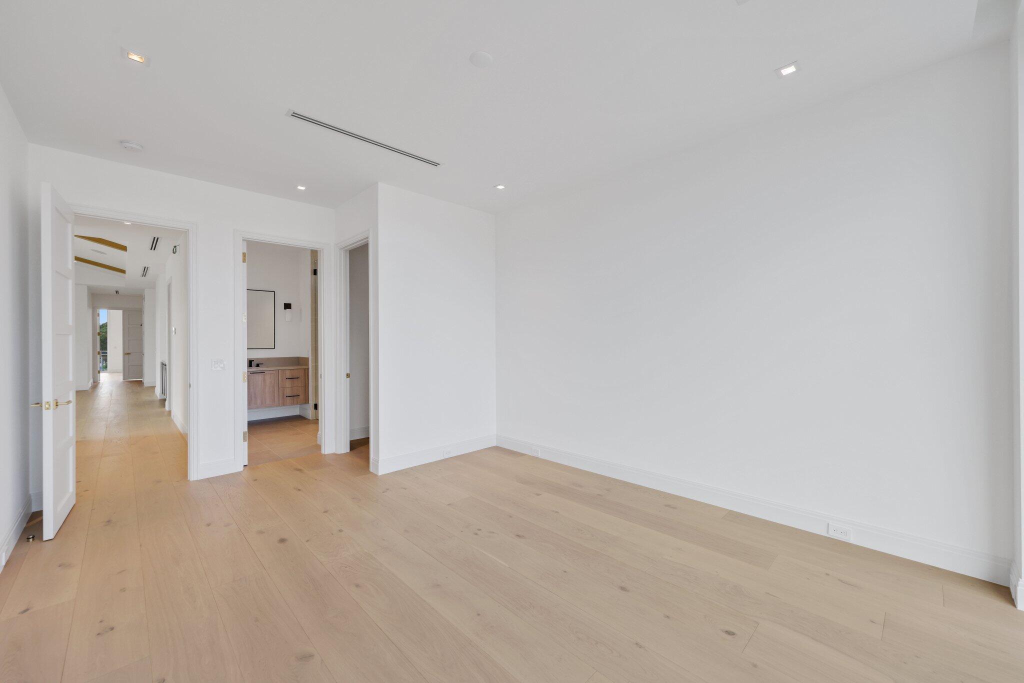 320 Grove Place
