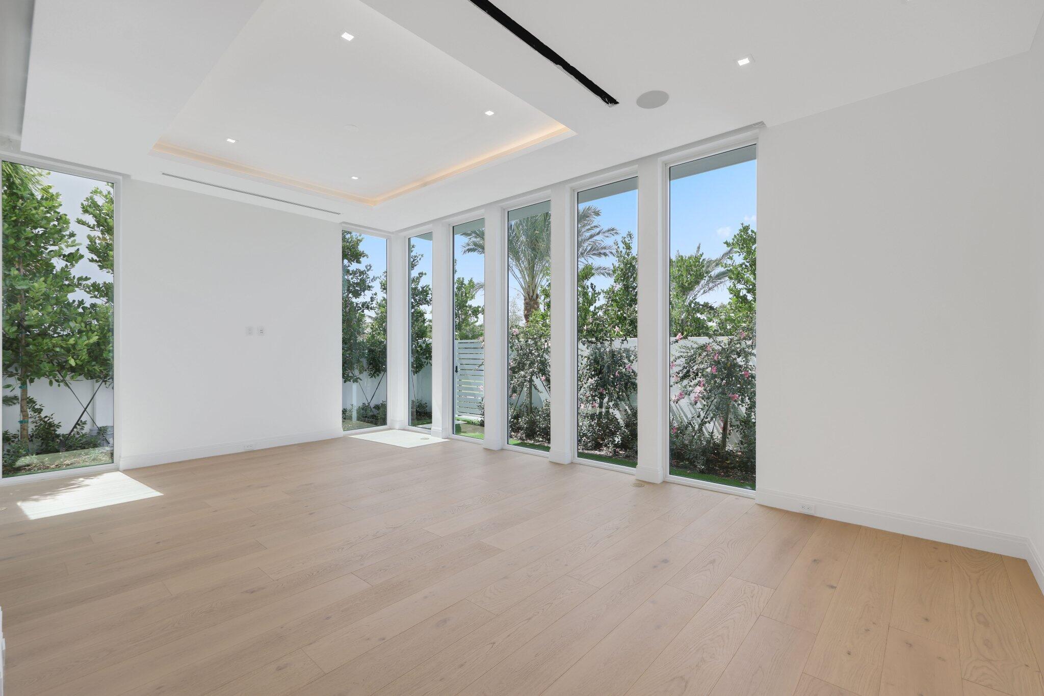 320 Grove Place