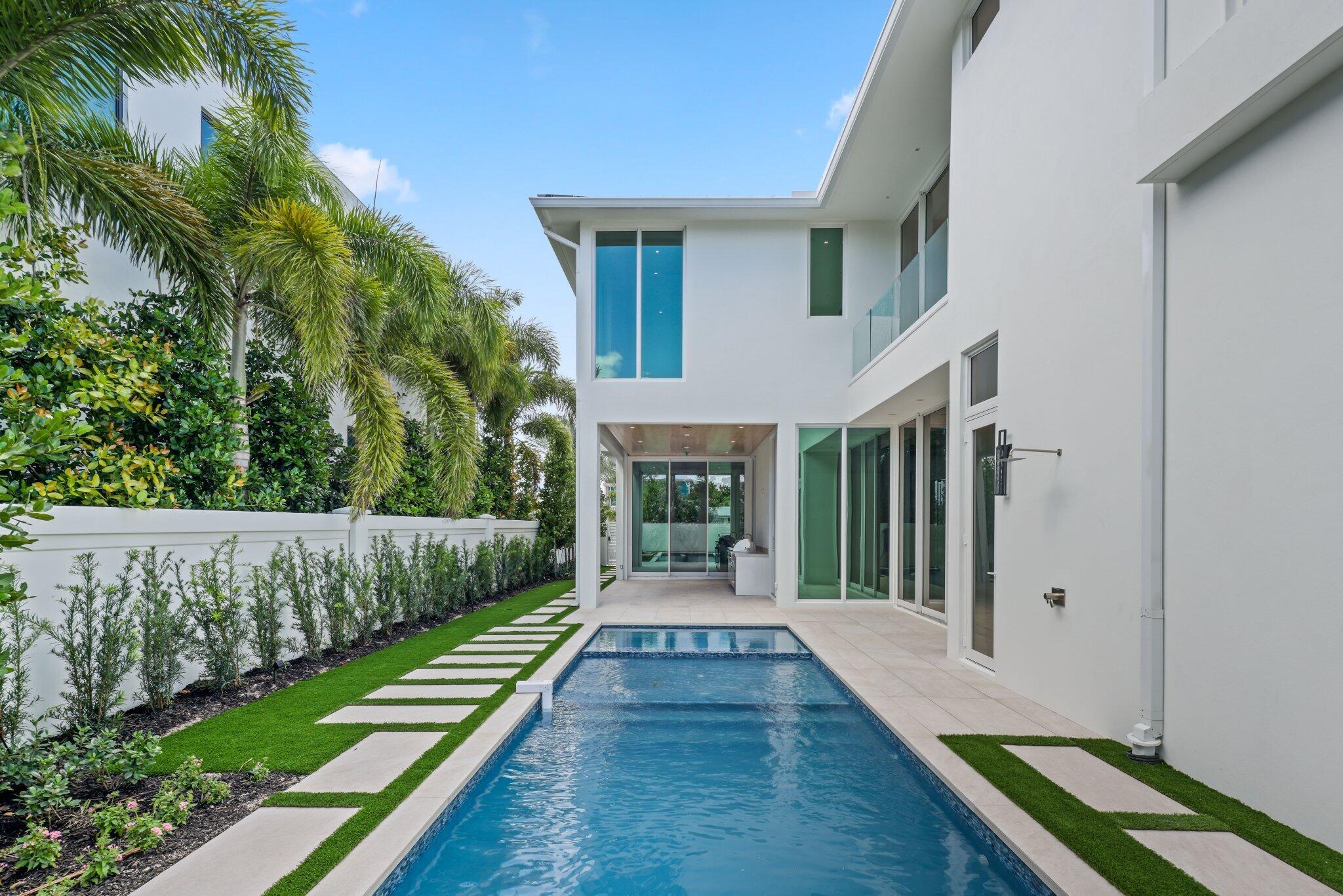 320 Grove Place
