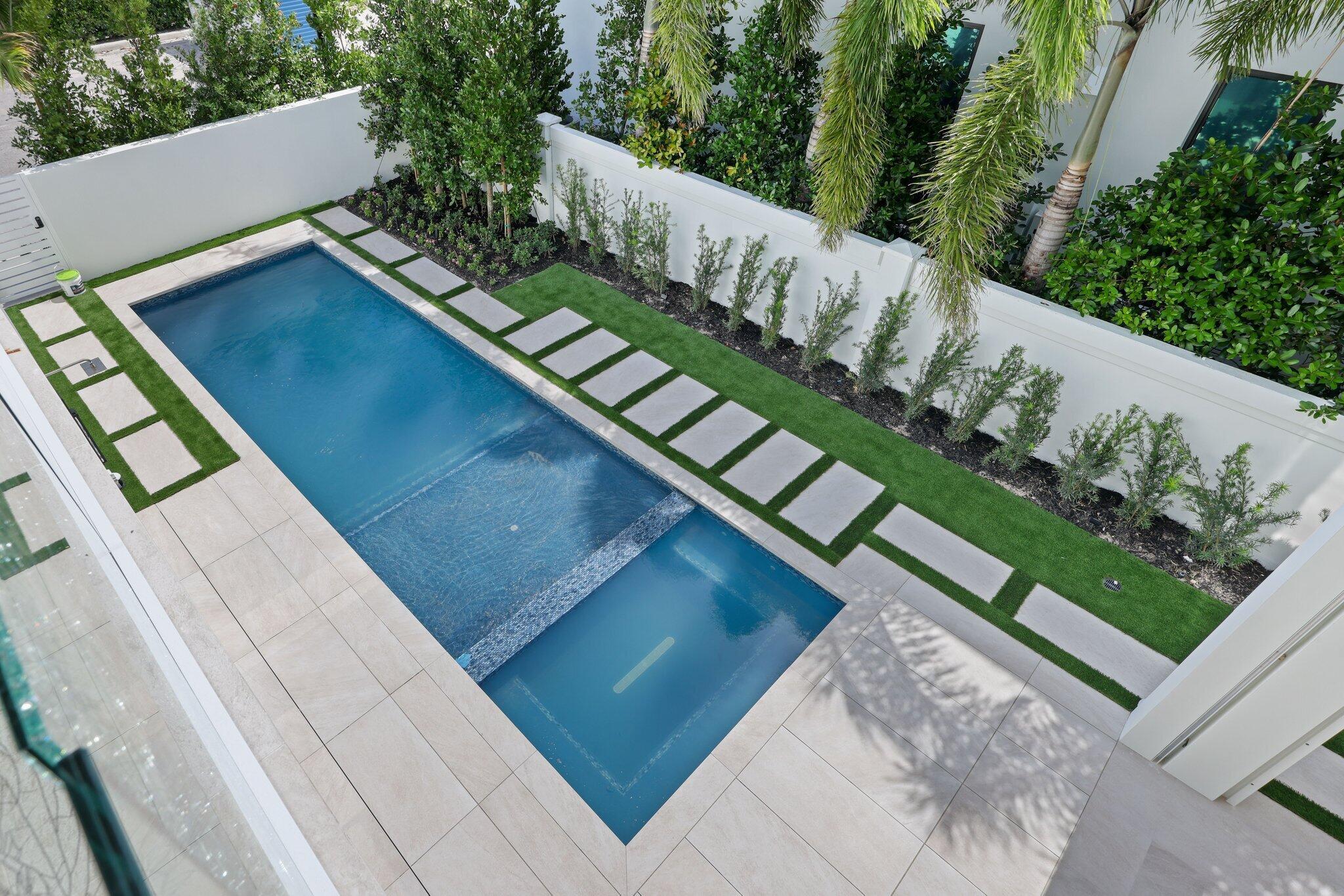 320 Grove Place