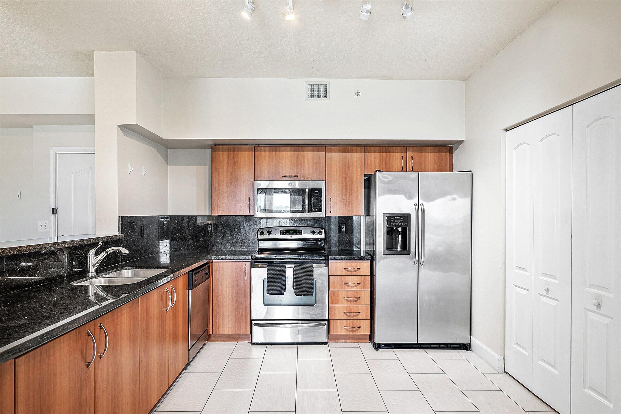 255 NE 3rd Avenue 2503