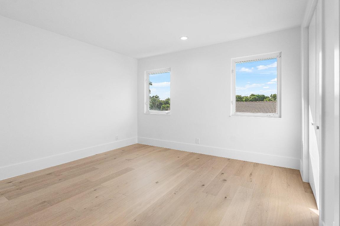 2570 Avenue Au Soleil