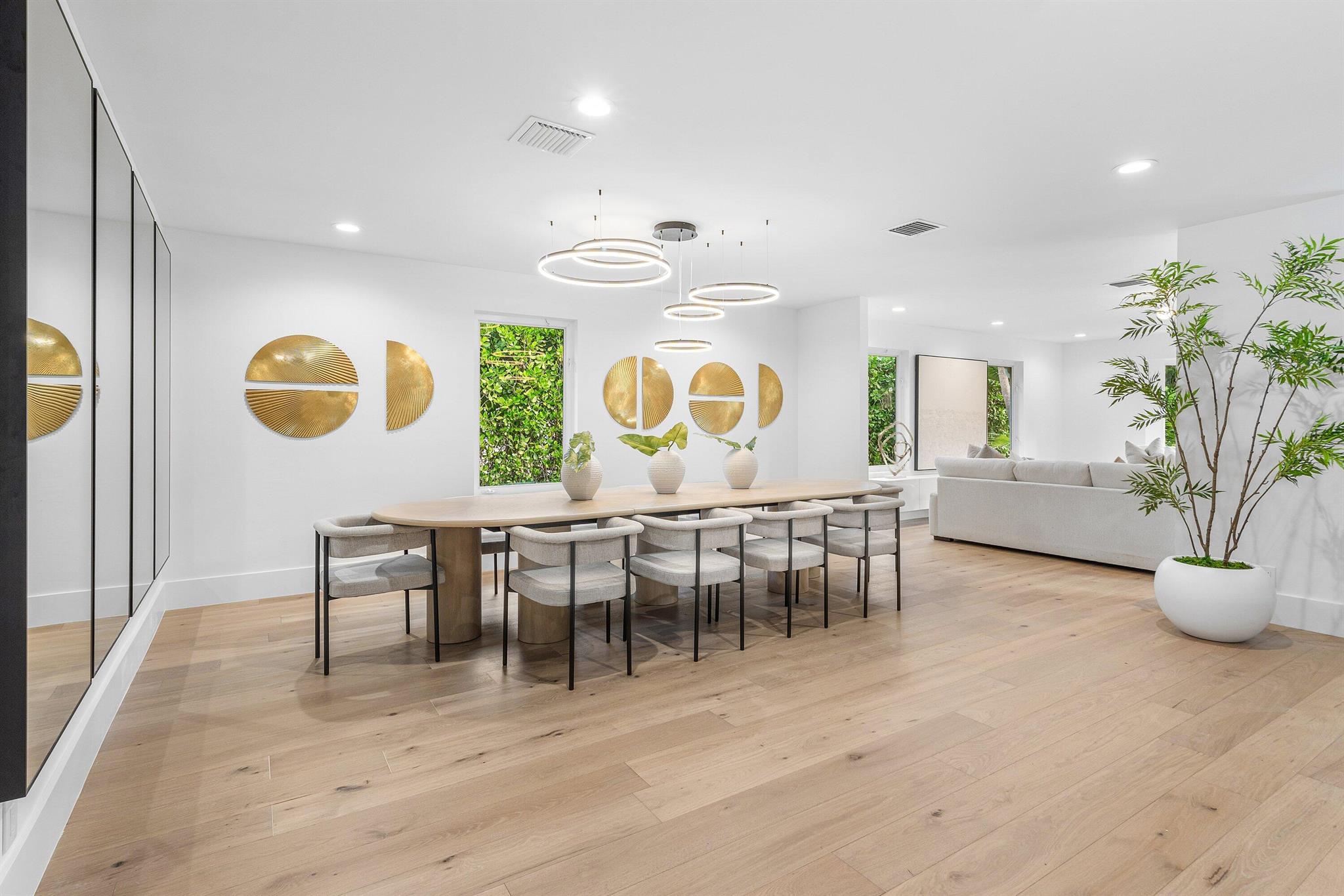 2570 Avenue Au Soleil