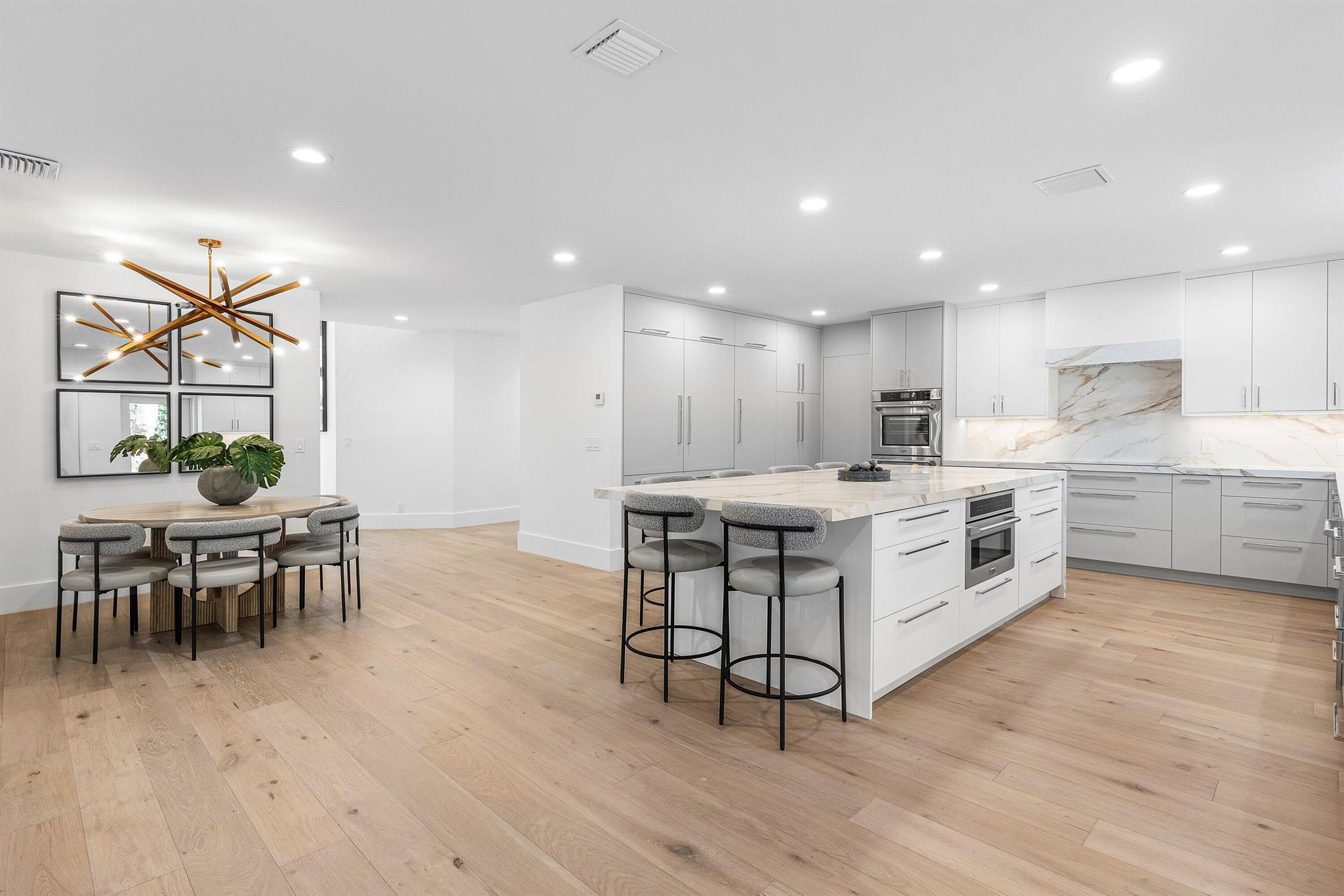 2570 Avenue Au Soleil